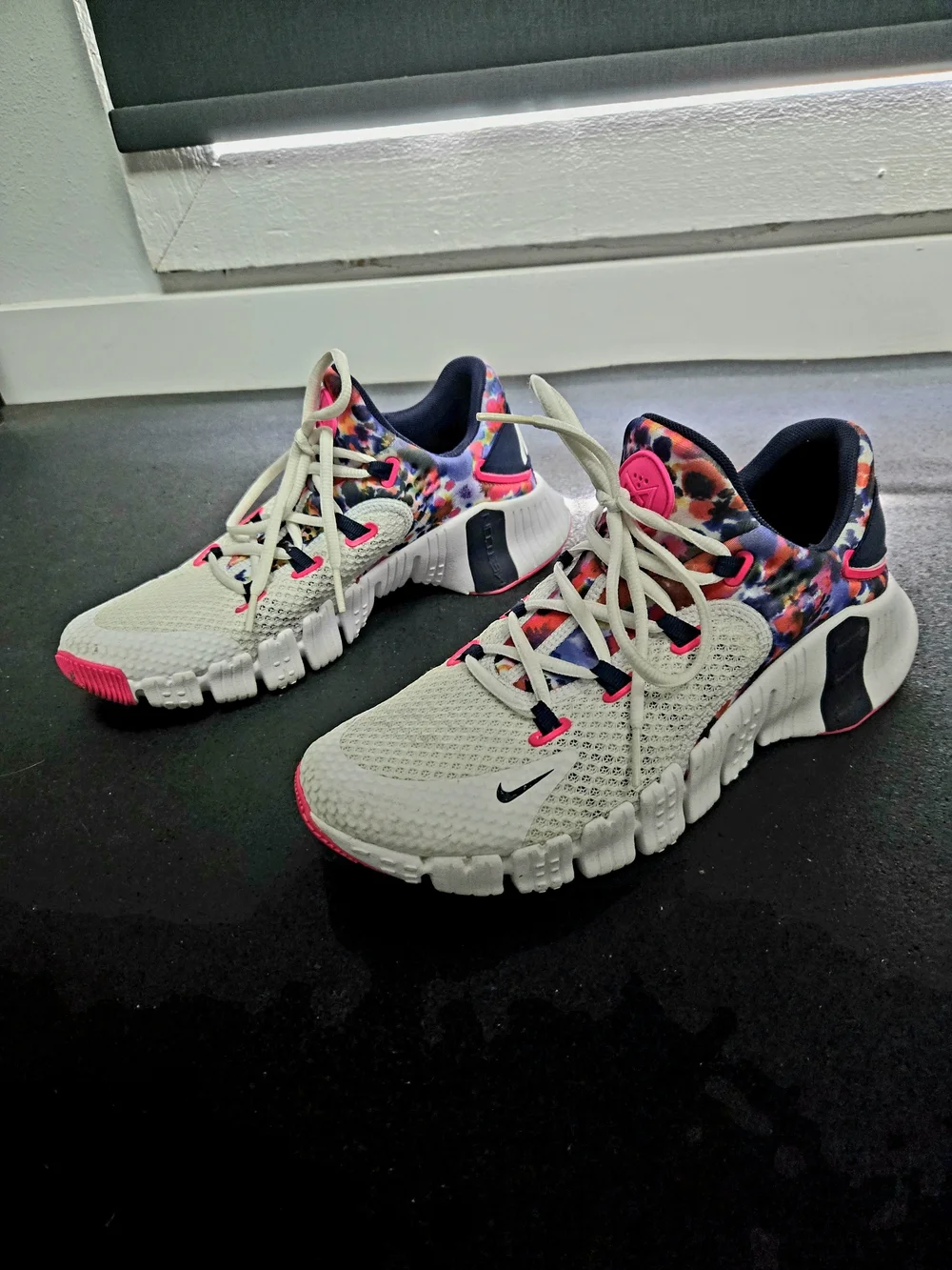 NIKE Free METCON 4 Floral Print Running Shoes - White & Multicolor